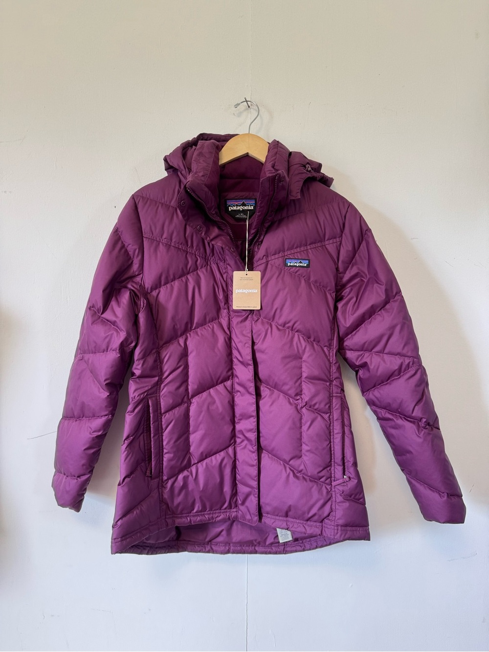 Patagonia Down With It Coat 600 Down Puffer Jacket Hooded Parka Plum Large NWT - Picture 9 of 10